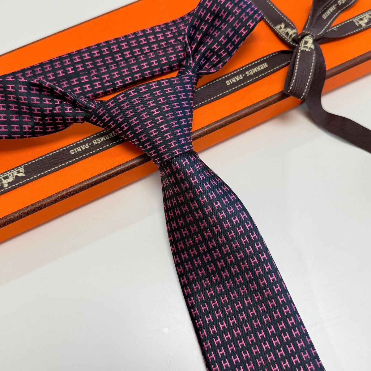 Hermes Style Men's Micro H Jacquard Silk Tie
