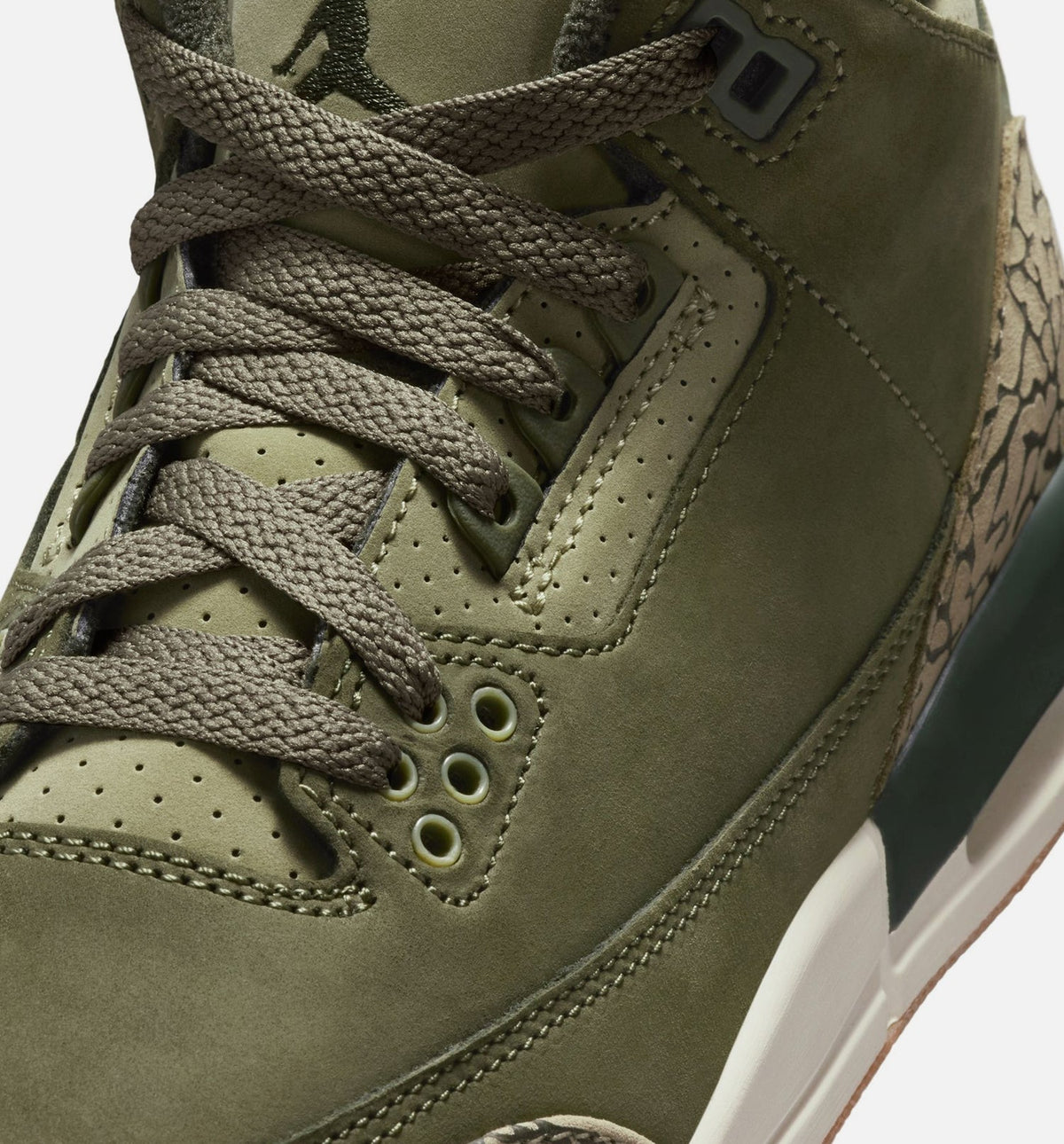 Air Jordan 3 Retro Medium Olive Grade School Lifestyle Shoe – Medium Olive/Sequoia/Neutral Olive/Sail